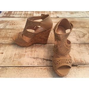🌺 Boho tan wedges 🌺